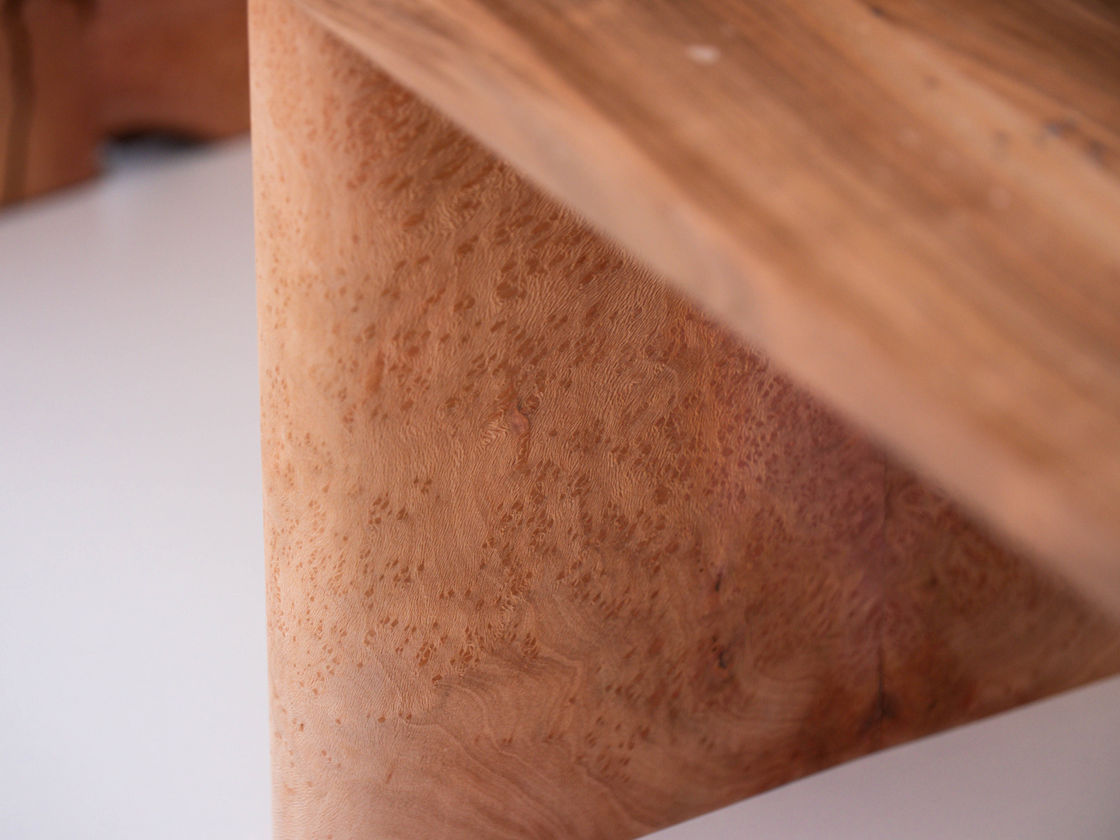 mobilier-a-base-souche-arbre